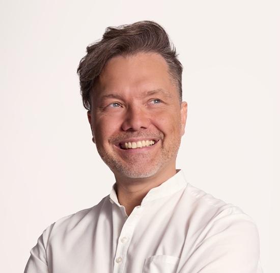 BIO Tomasz Graszewicz
