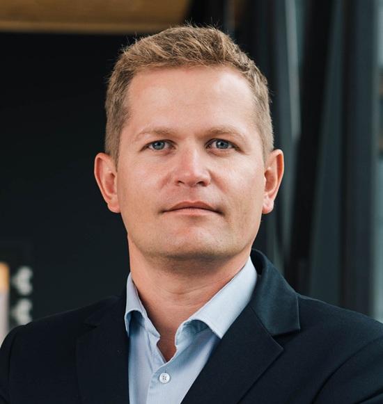 BIO Maciej Straus