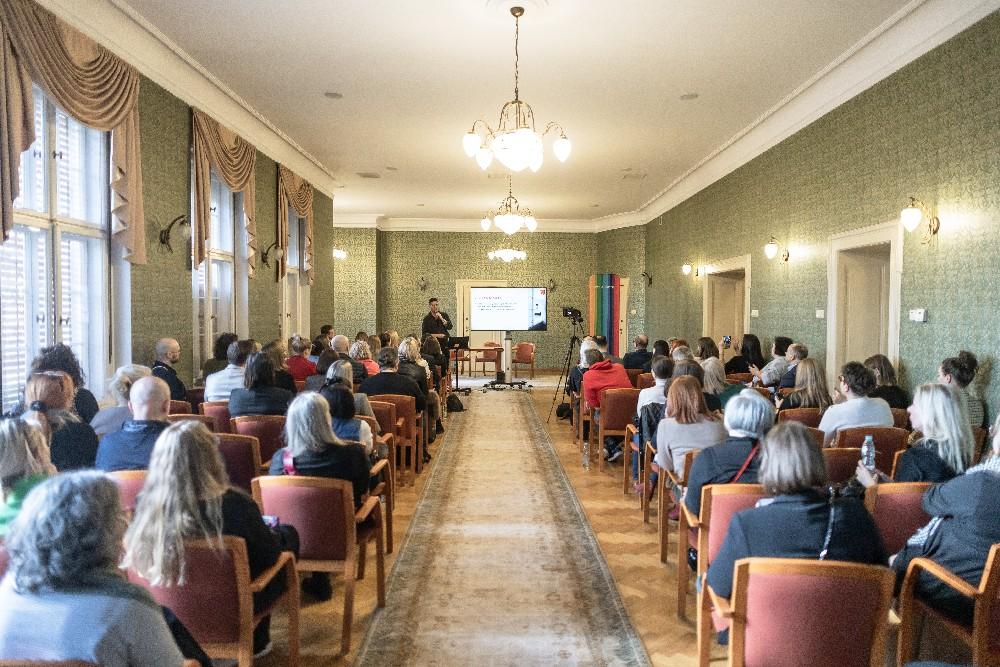 Renata Czeladko odebrała nagrodę w imieniu Uniwersytetu SWPS