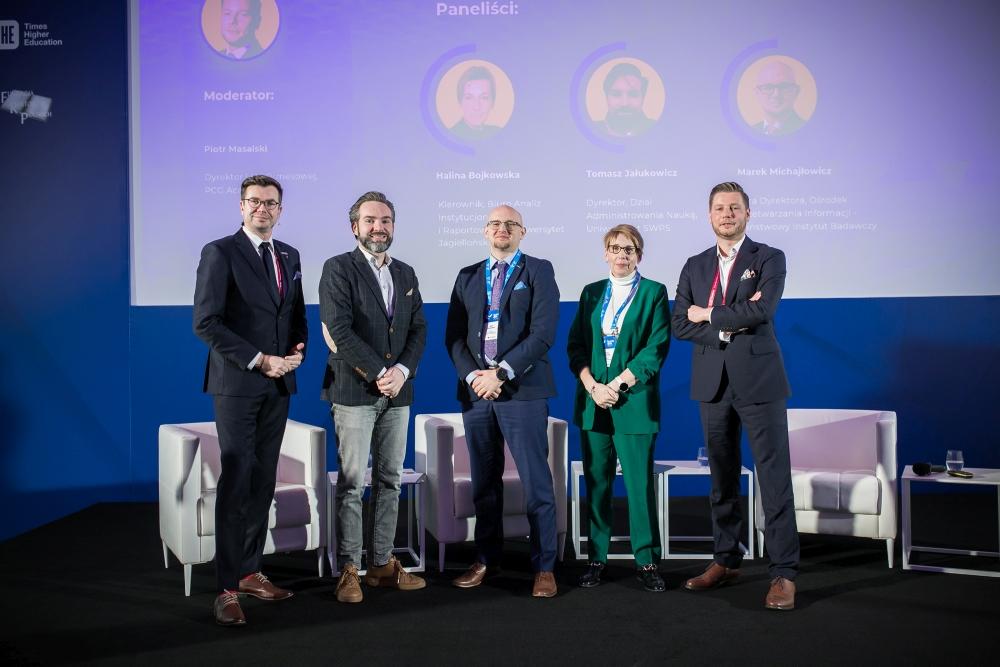 Debata z udziałem Tomasza Jałukowicza, dyrektora Działu Administrowania Nauką USWPS podczas konferencji LUMEN 2023, zdj. PCG Academia