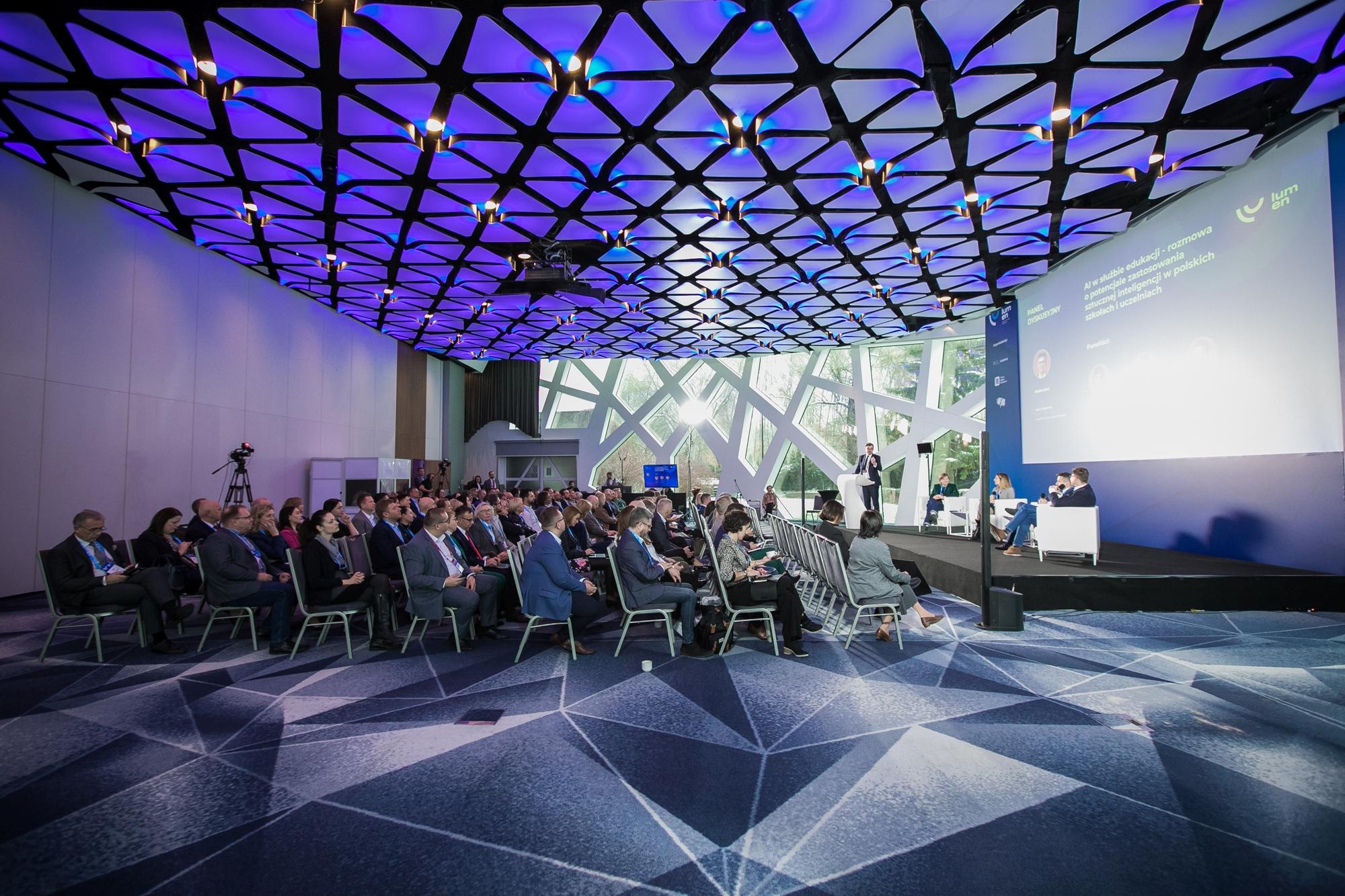 Słuchacze na sali podczas konferencji LUMEN 2023, zdj. PCG Academia