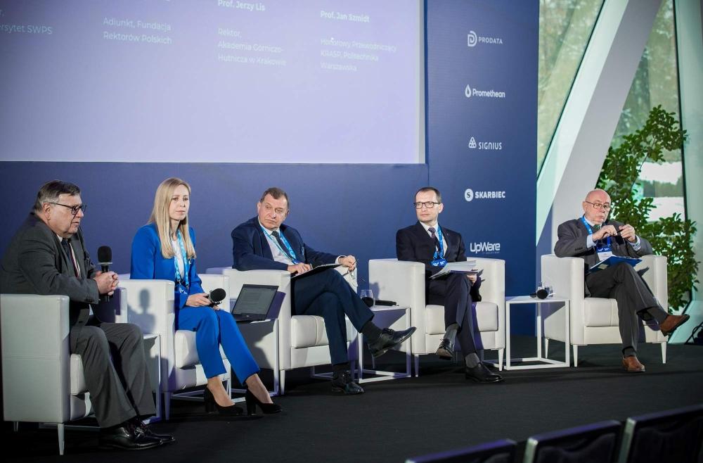 Debata z udziałem rektora USWPS podczas konferencji LUMEN 2023, zdj. PCG Academia