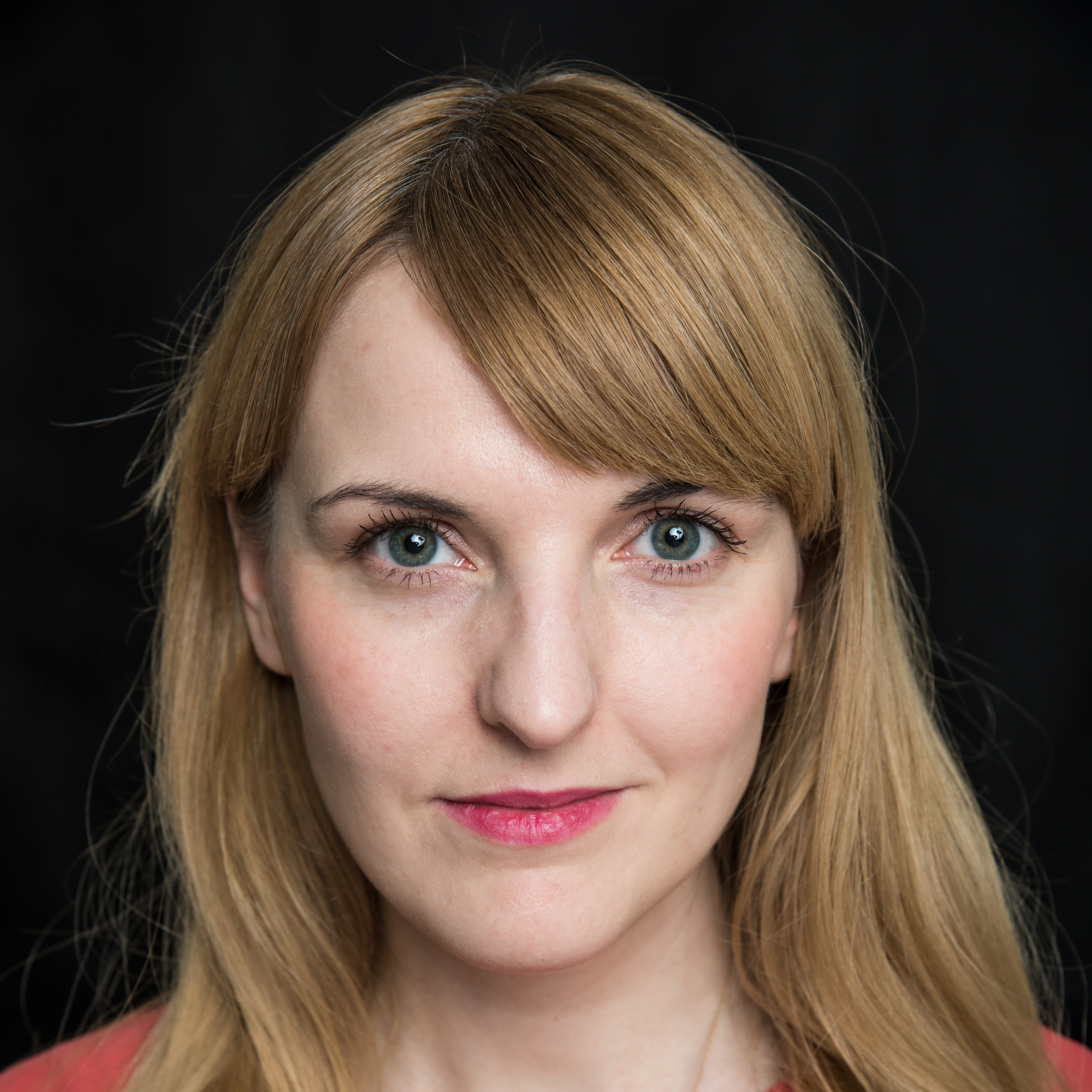 dr hab. Ewelina Smoktunowicz, prof. USWPS, badaczka i tw&oacute;rczyni interwencji internetowych